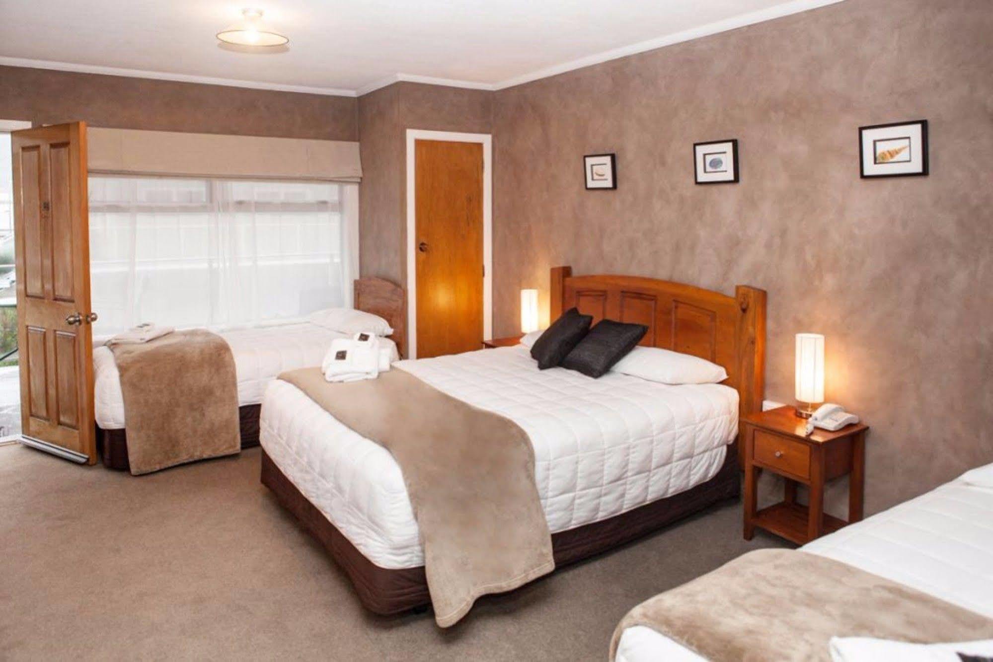 Picton Accommodation Gateway Motel Extérieur photo