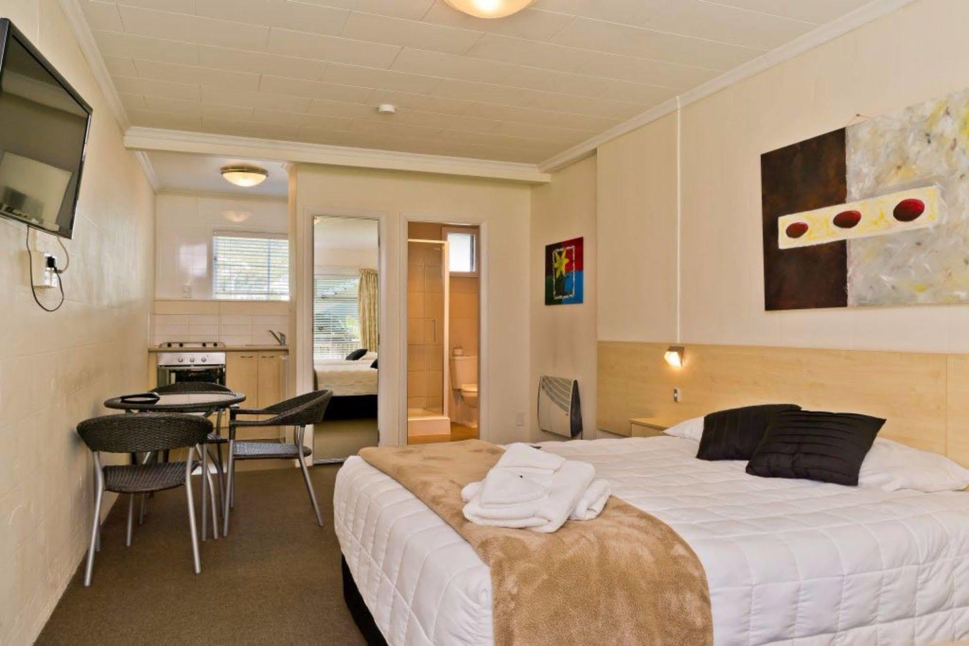 Picton Accommodation Gateway Motel Extérieur photo