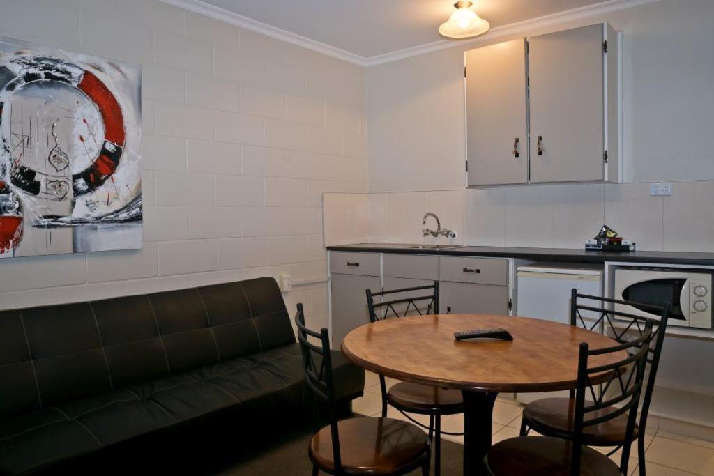 Picton Accommodation Gateway Motel Extérieur photo